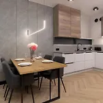 Modern With Ac & Parking In By Renters Appartement Wrocław
