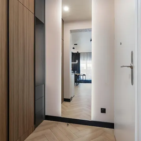 Lejlighed Modern With Ac & Parking In By Renters *