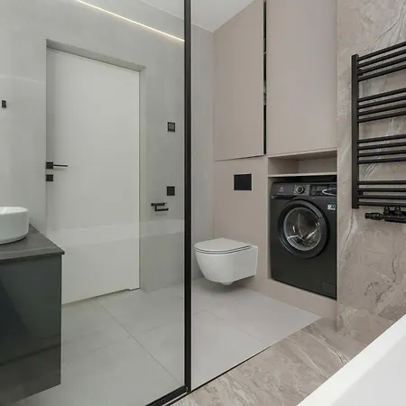 Modern With Ac & Parking In By Renters * Wrocław