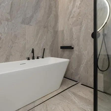 Modern With Ac & Parking In By Renters Διαμέρισμα *