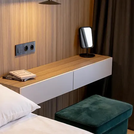 Modern With Ac & Parking In By Renters Lejlighed