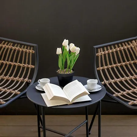 Modern With Ac & Parking In By Renters Lejlighed