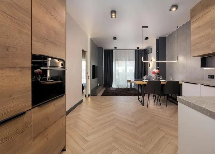 Modern With Ac & Parking In By Renters Lejlighed