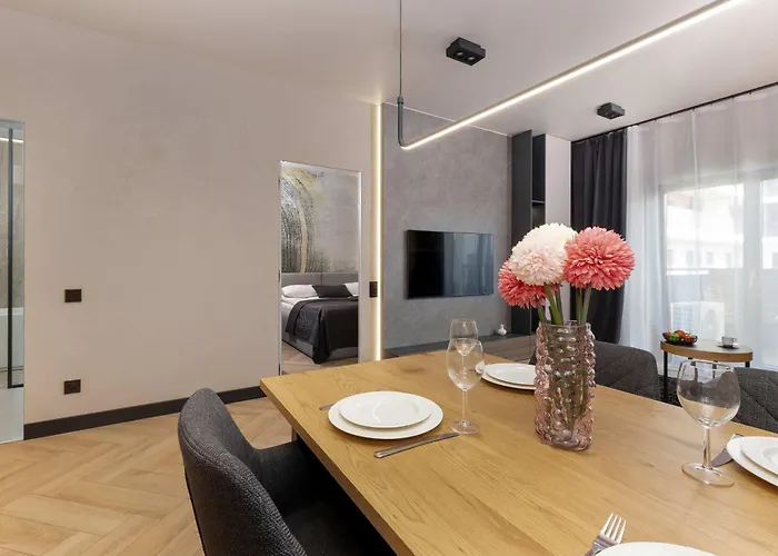 Modern With Ac & Parking In By Renters Lejlighed *