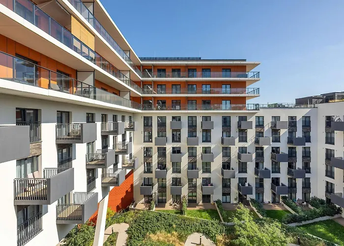 Lejlighed Modern With Ac & Parking In By Renters