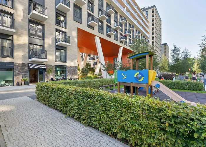 Modern With Ac & Parking In By Renters